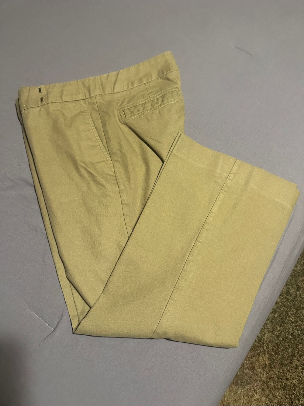 Women's Classic Capri Pants in Light Khaki